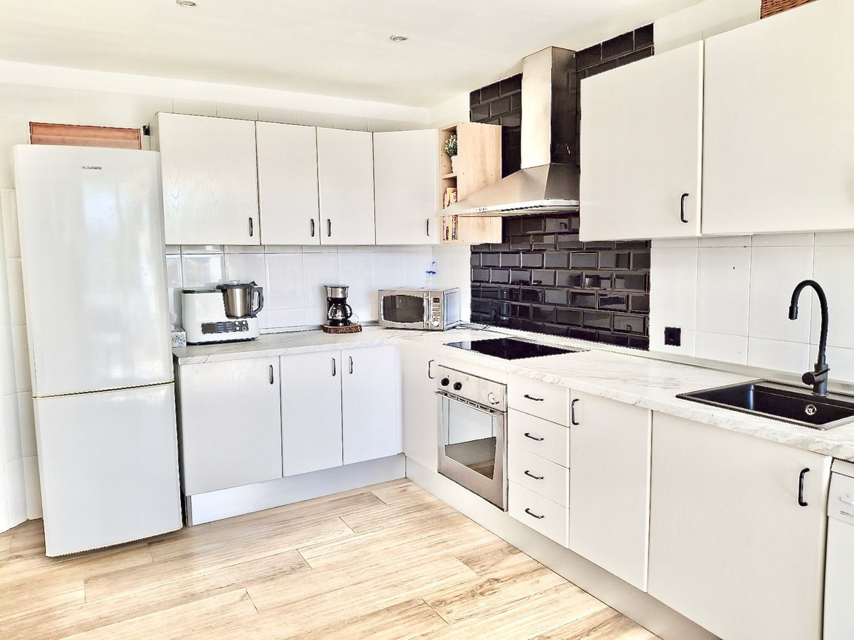 Se vende Apartamento Planta Media de 3 dormitorios en Costa Del Sol, Málaga, España