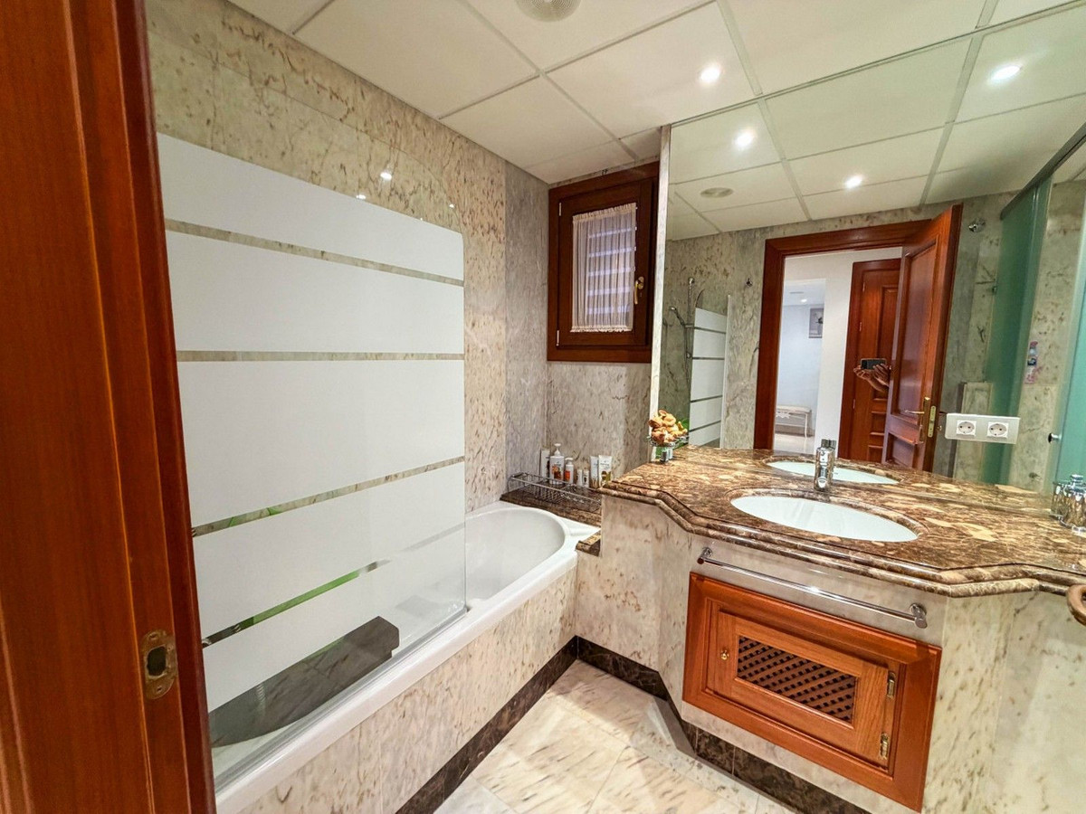 2 Bed Apartment for sale in New Golden Mile Costa Del Sol, Málaga, Spain