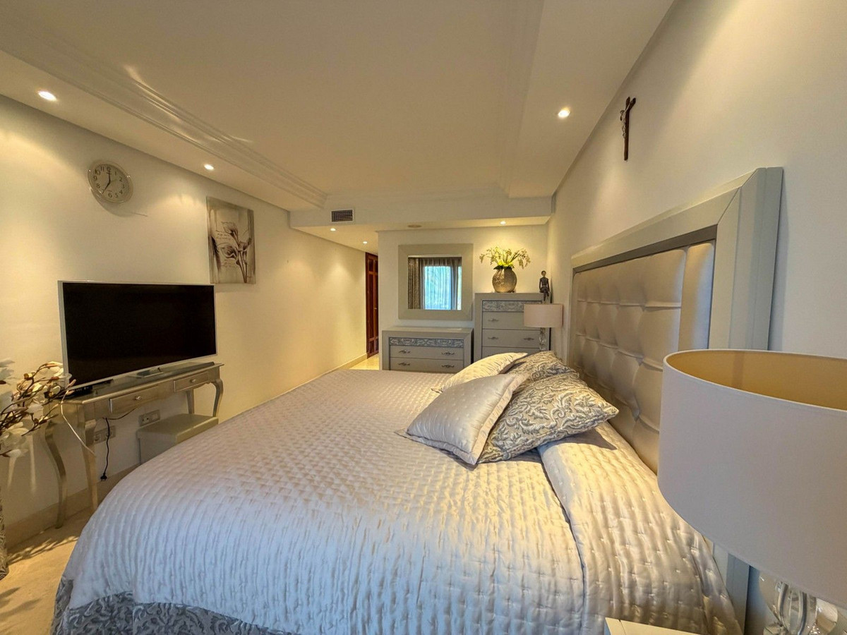 2 Bed Apartment for sale in New Golden Mile Costa Del Sol, Málaga, Spain