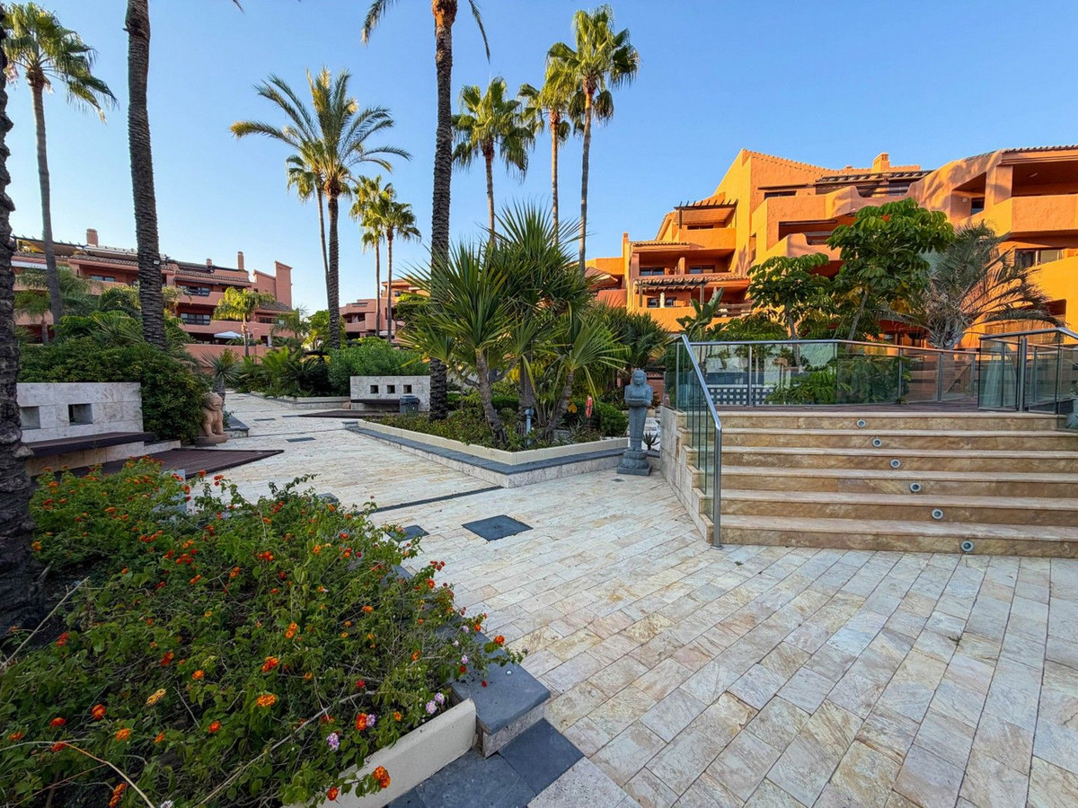 2 Bed Apartment for sale in New Golden Mile Costa Del Sol, Málaga, Spain
