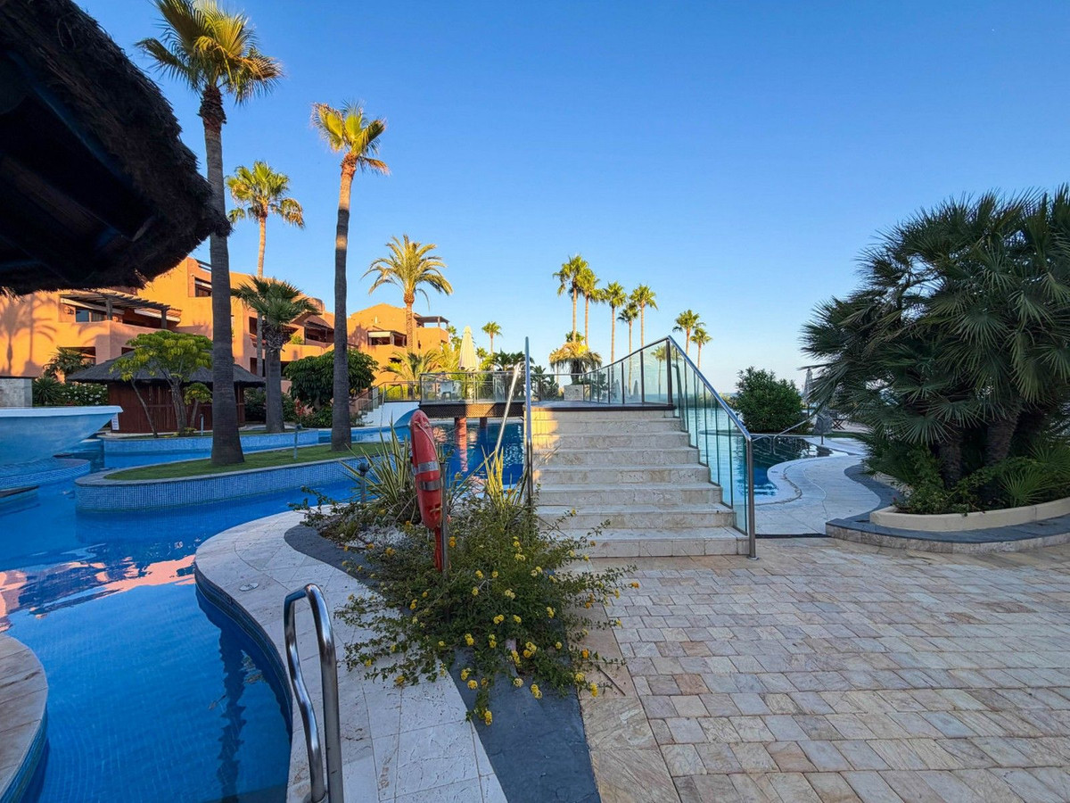 2 Bed Apartment for sale in New Golden Mile Costa Del Sol, Málaga, Spain