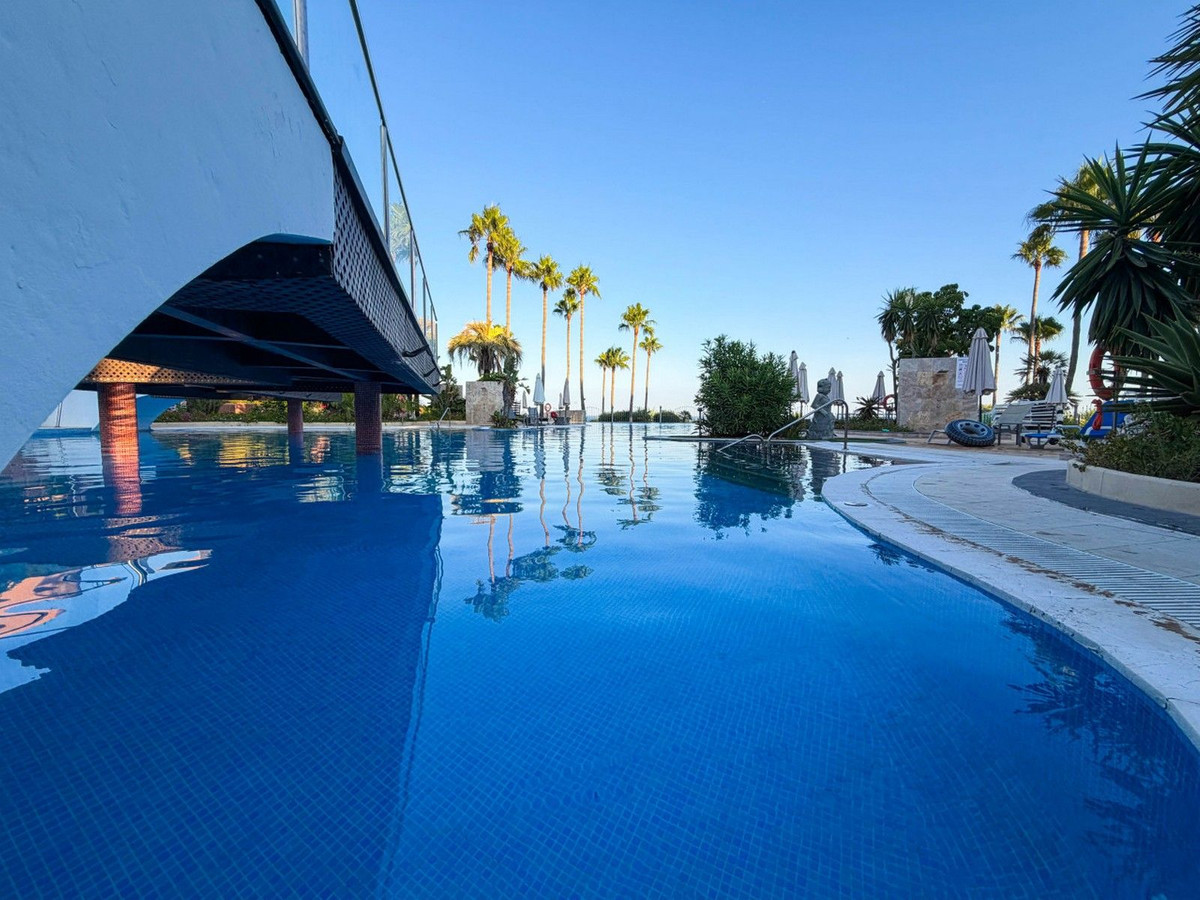 2 Bed Apartment for sale in New Golden Mile Costa Del Sol, Málaga, Spain