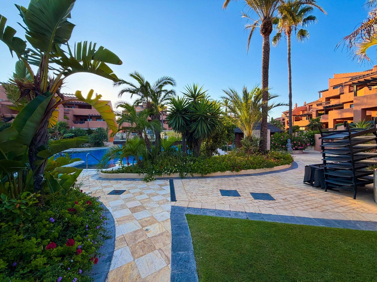 2 Bed Apartment for sale in New Golden Mile Costa Del Sol, Málaga, Spain
