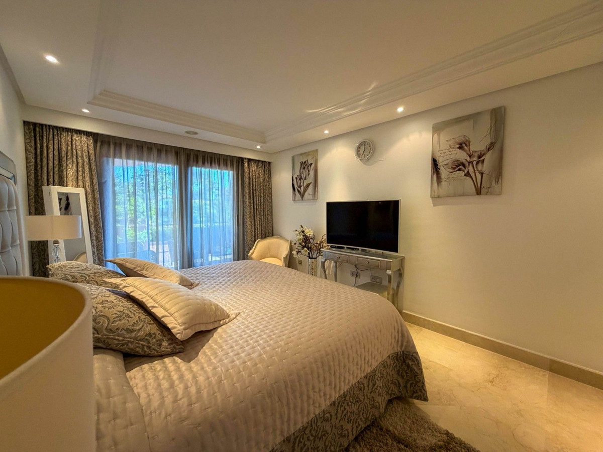 2 Bed Apartment for sale in New Golden Mile Costa Del Sol, Málaga, Spain