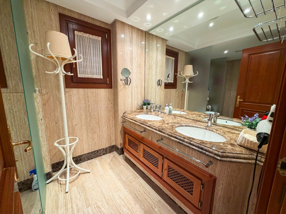 2 Bed Apartment for sale in New Golden Mile Costa Del Sol, Málaga, Spain