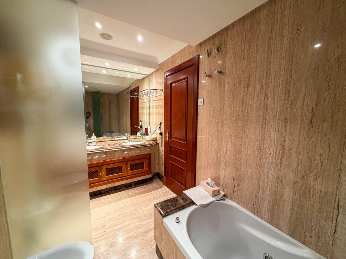 2 Bed Apartment for sale in New Golden Mile Costa Del Sol, Málaga, Spain