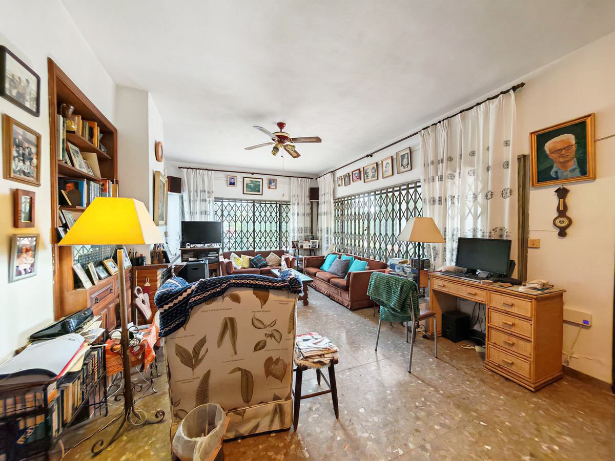 Se vende Villa - Chalet de 3 dormitorios en Costa Del Sol, Málaga, España