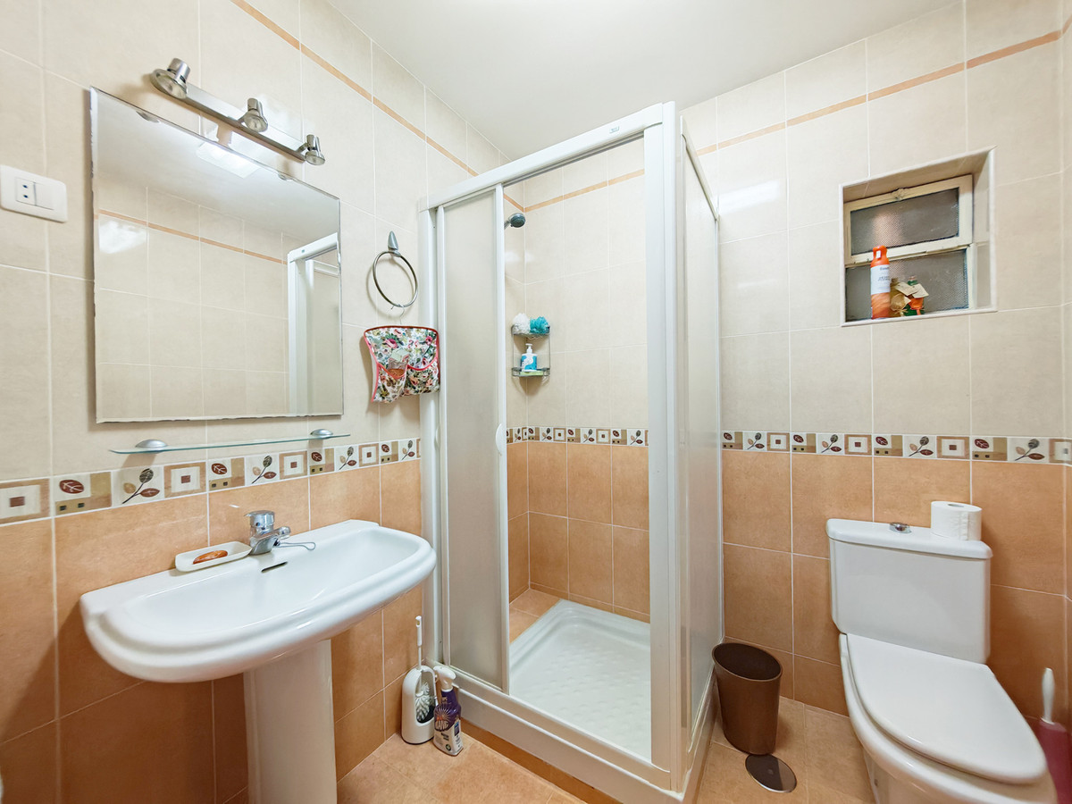 Se vende Villa - Chalet de 3 dormitorios en Costa Del Sol, Málaga, España