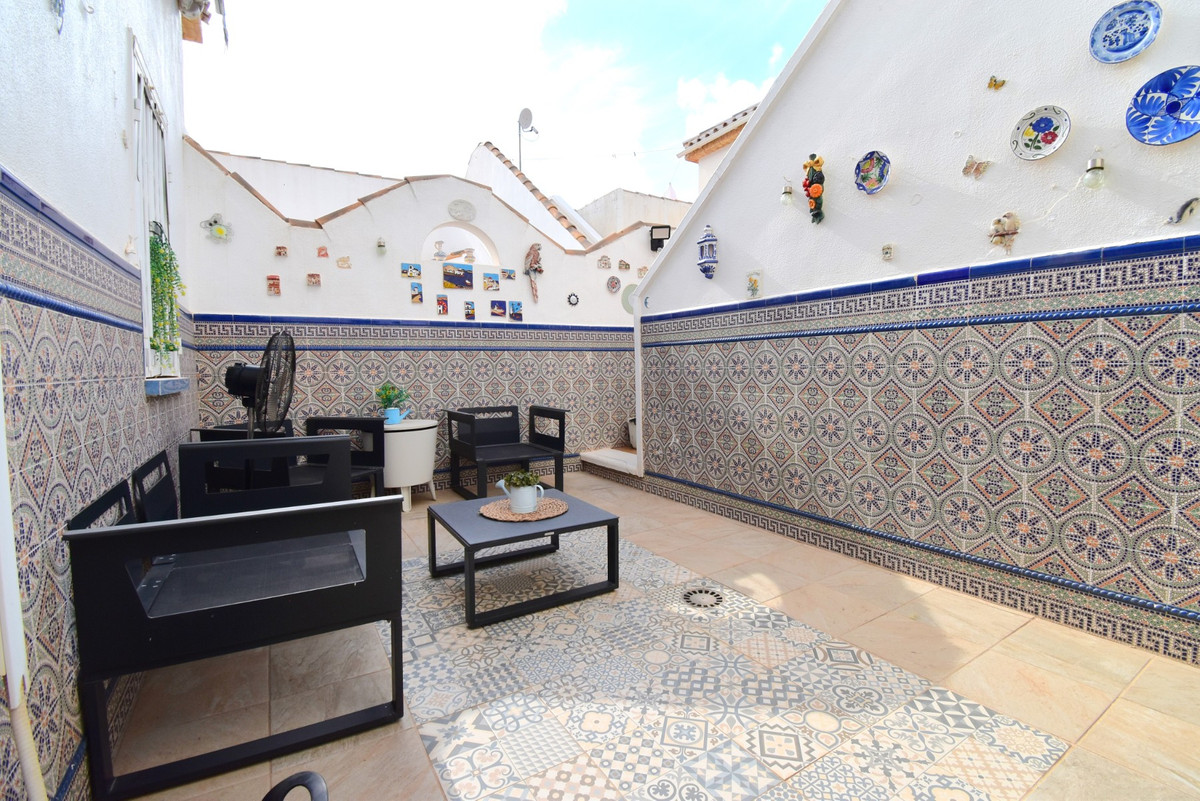 2 Bed Townhouse for sale in Playa Flamenca Costa Blanca, Alicante, Spain