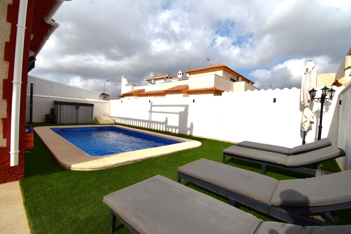 2 Bed Townhouse for sale in Playa Flamenca Costa Blanca, Alicante, Spain