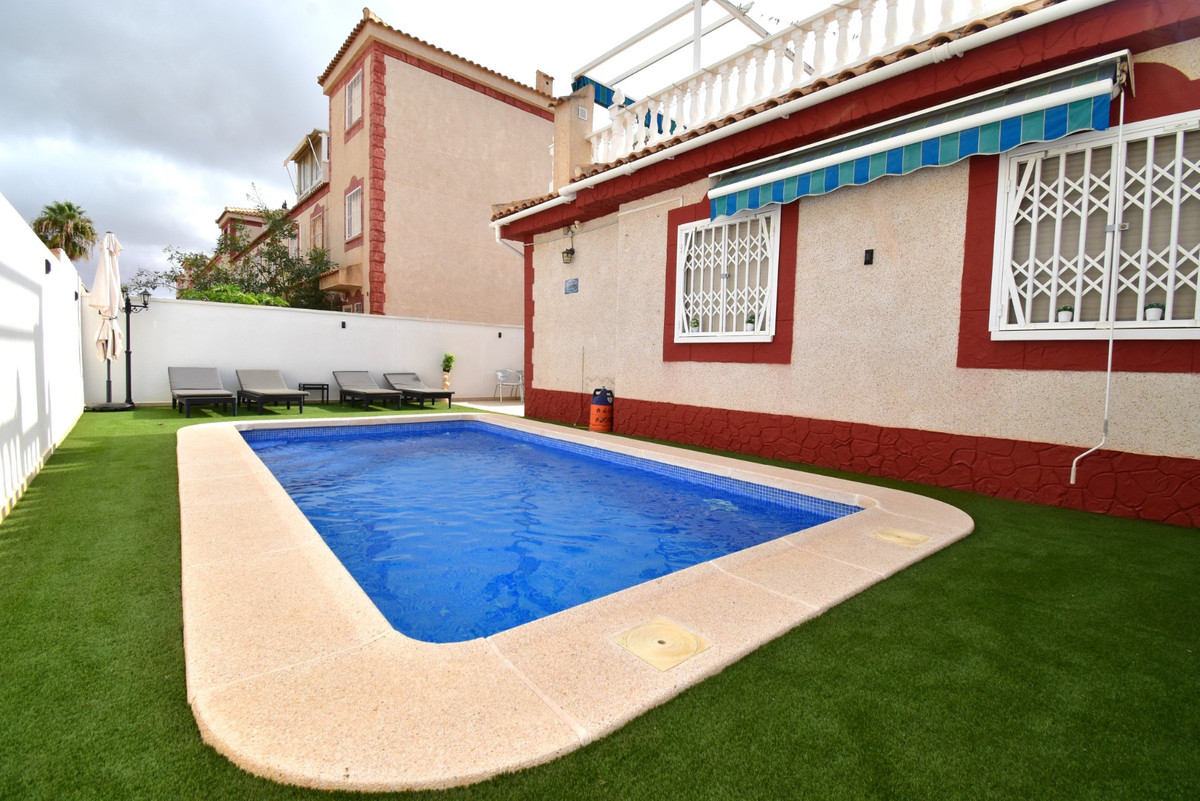 2 Bed Townhouse for sale in Playa Flamenca Costa Blanca, Alicante, Spain