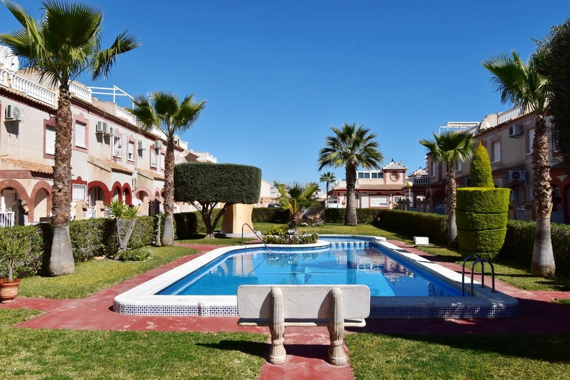 2 Bed Townhouse for sale in Playa Flamenca Costa Blanca, Alicante, Spain