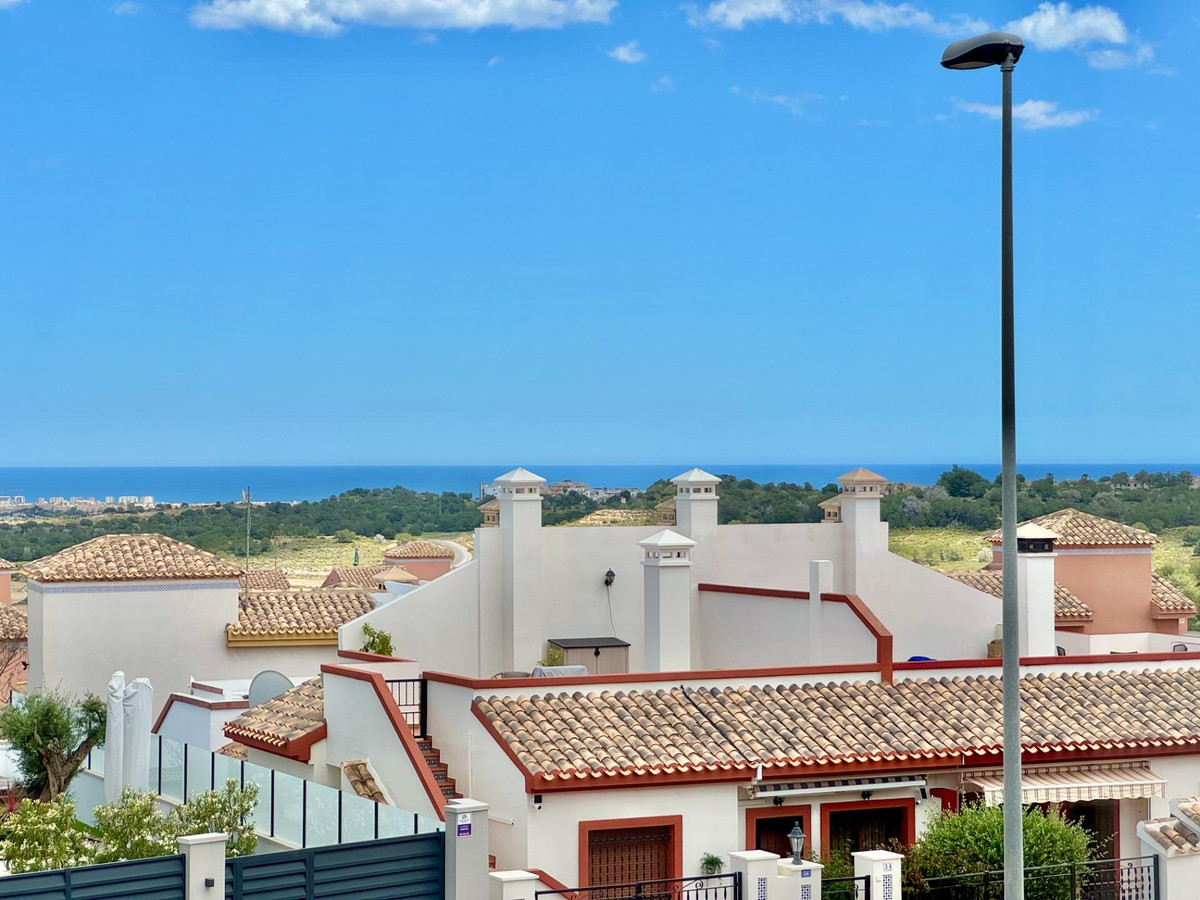 Se vende Villa - Chalet de 4 dormitorios en Costa Blanca, Alicante, España
