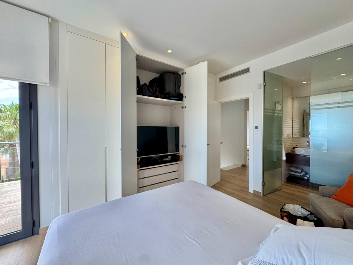 Se vende Villa - Chalet de 4 dormitorios en Costa Blanca, Alicante, España