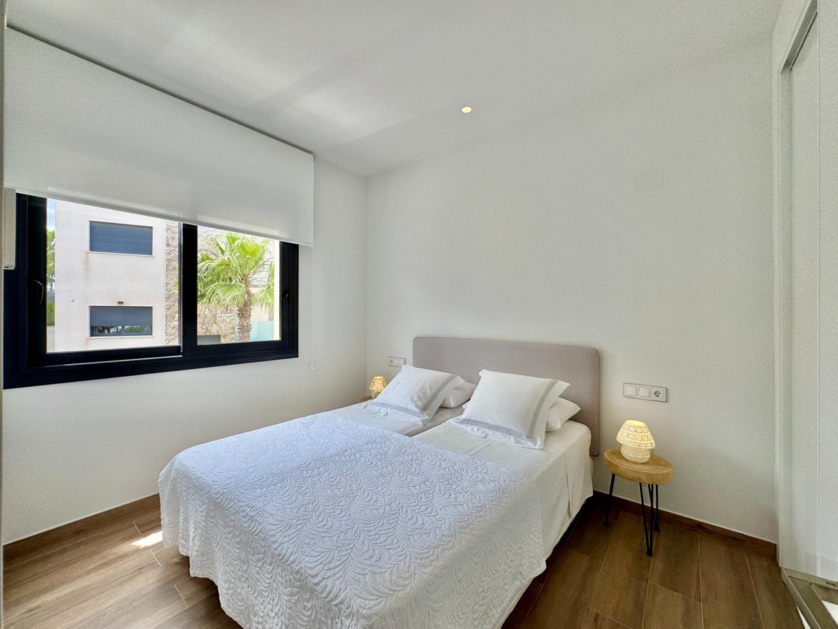 Se vende Villa - Chalet de 4 dormitorios en Costa Blanca, Alicante, España