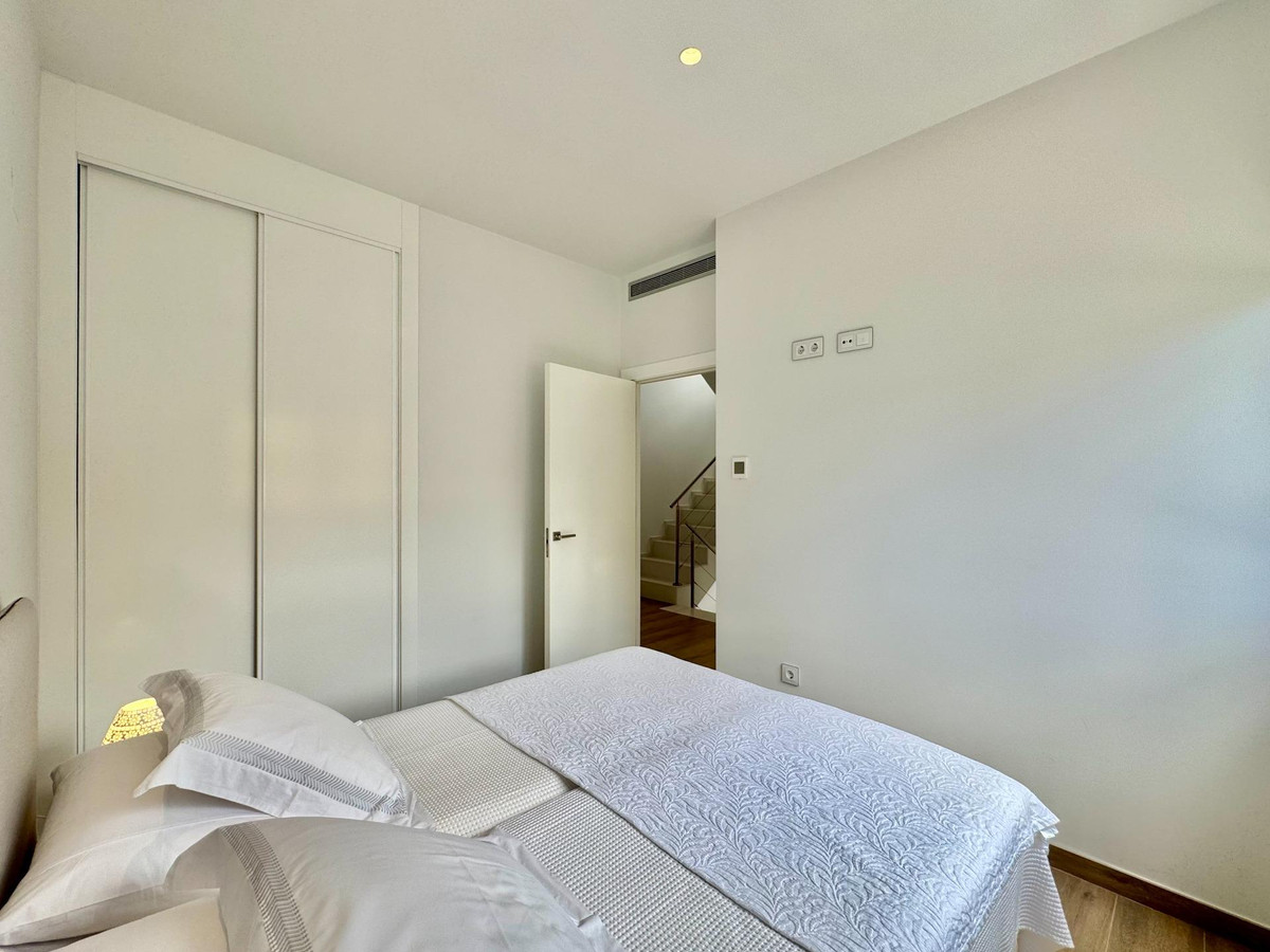 Se vende Villa - Chalet de 4 dormitorios en Costa Blanca, Alicante, España