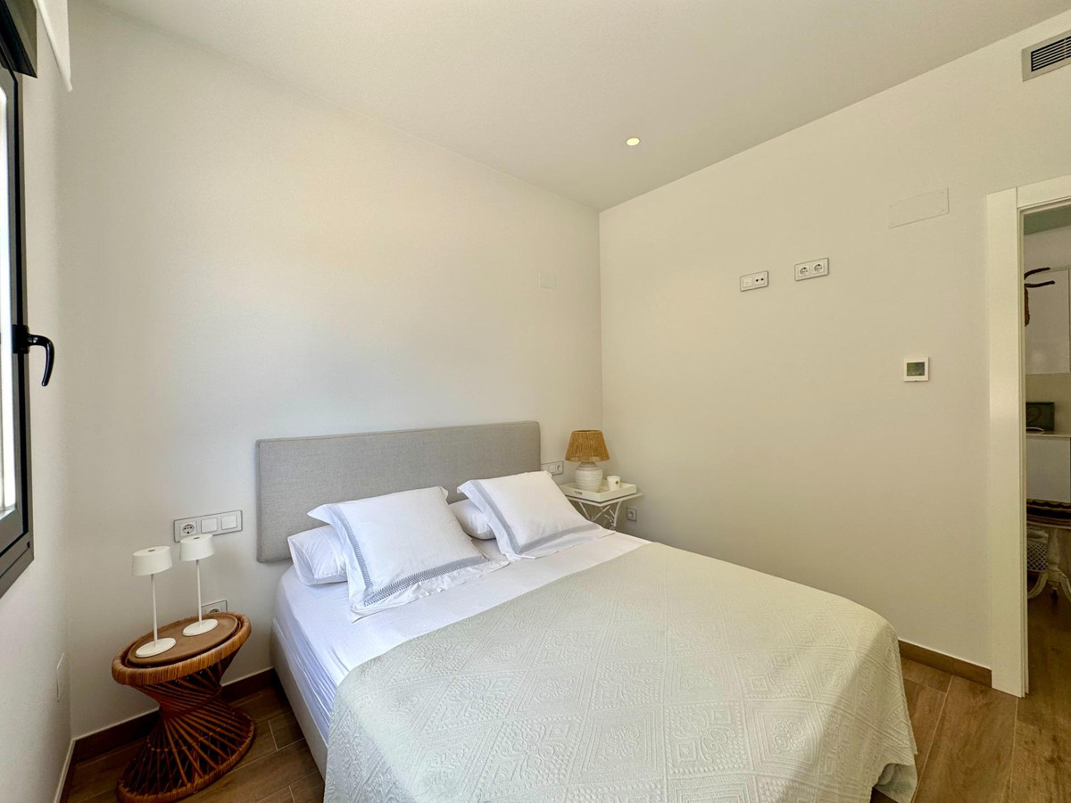 Se vende Villa - Chalet de 4 dormitorios en Costa Blanca, Alicante, España