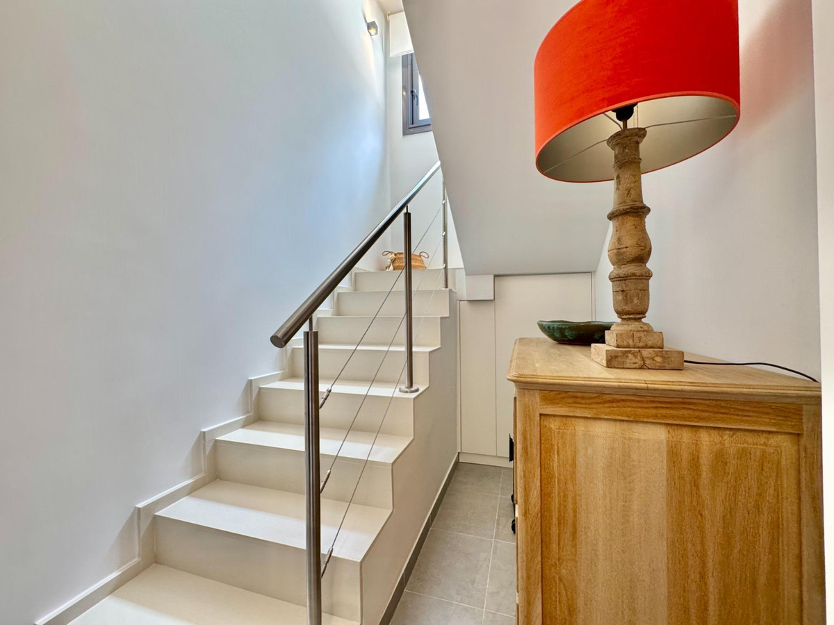 Se vende Villa - Chalet de 4 dormitorios en Costa Blanca, Alicante, España