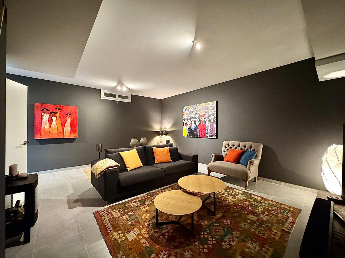 Se vende Villa - Chalet de 4 dormitorios en Costa Blanca, Alicante, España