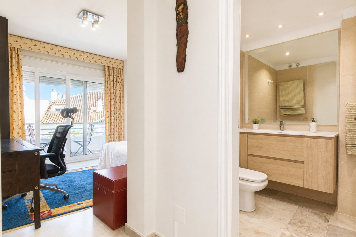 4 Bed Apartment for sale in Guadalmina Baja Costa Del Sol, Málaga, Spain