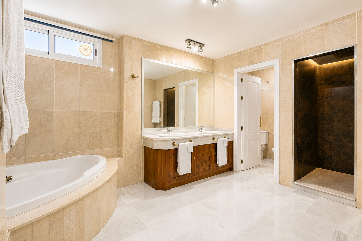 4 Bed Apartment for sale in Guadalmina Baja Costa Del Sol, Málaga, Spain