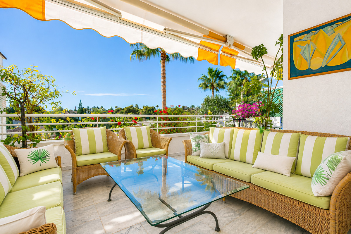 4 Bed Apartment for sale in Guadalmina Baja Costa Del Sol, Málaga, Spain