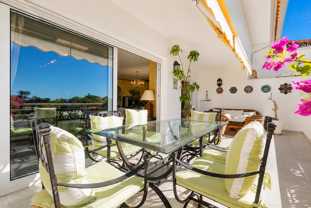 4 Bed Apartment for sale in Guadalmina Baja Costa Del Sol, Málaga, Spain
