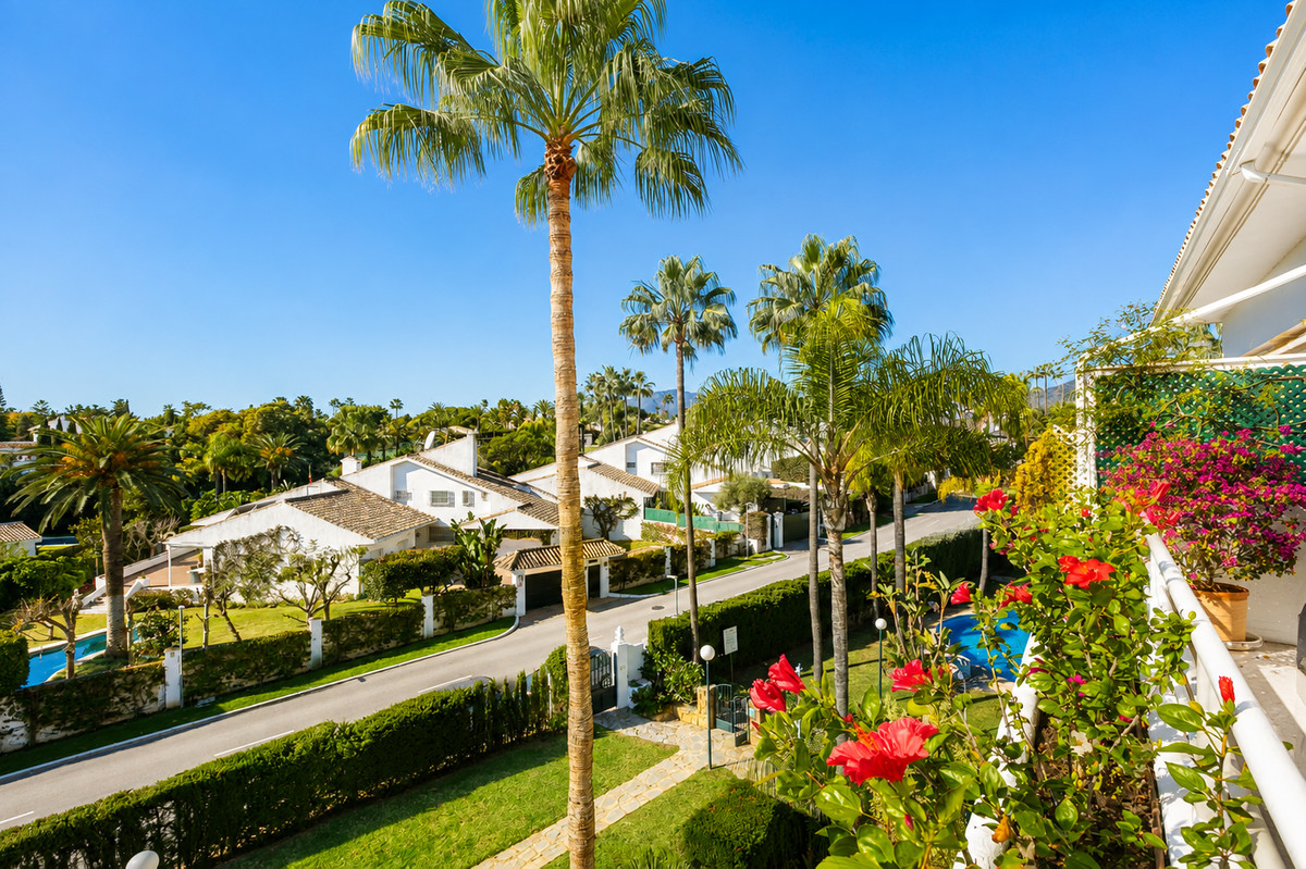 4 Bed Apartment for sale in Guadalmina Baja Costa Del Sol, Málaga, Spain