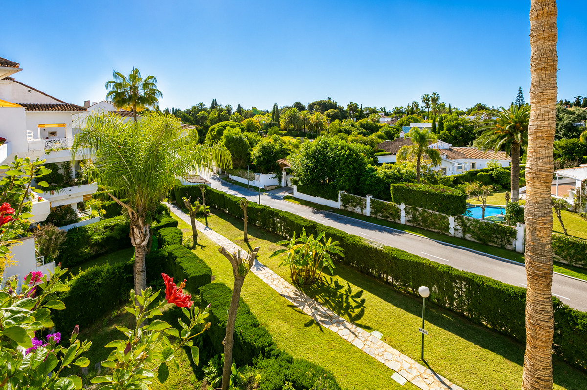 4 Bed Apartment for sale in Guadalmina Baja Costa Del Sol, Málaga, Spain