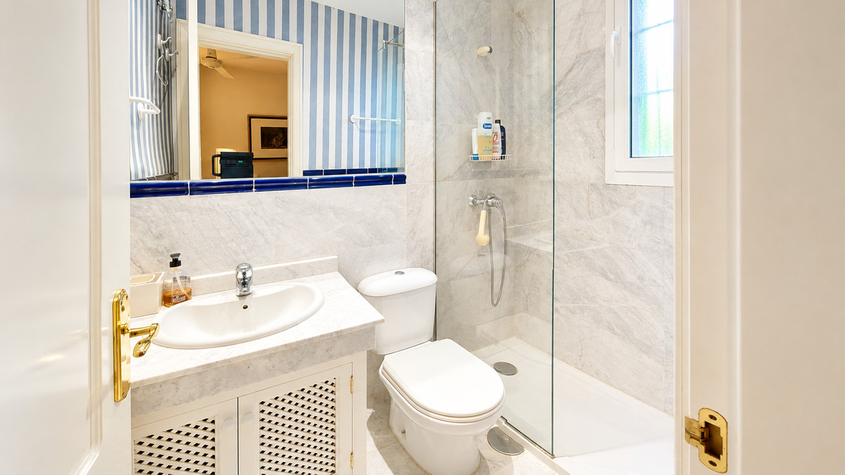 4 Bed Apartment for sale in Guadalmina Baja Costa Del Sol, Málaga, Spain