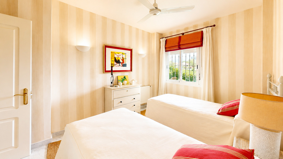 4 Bed Apartment for sale in Guadalmina Baja Costa Del Sol, Málaga, Spain