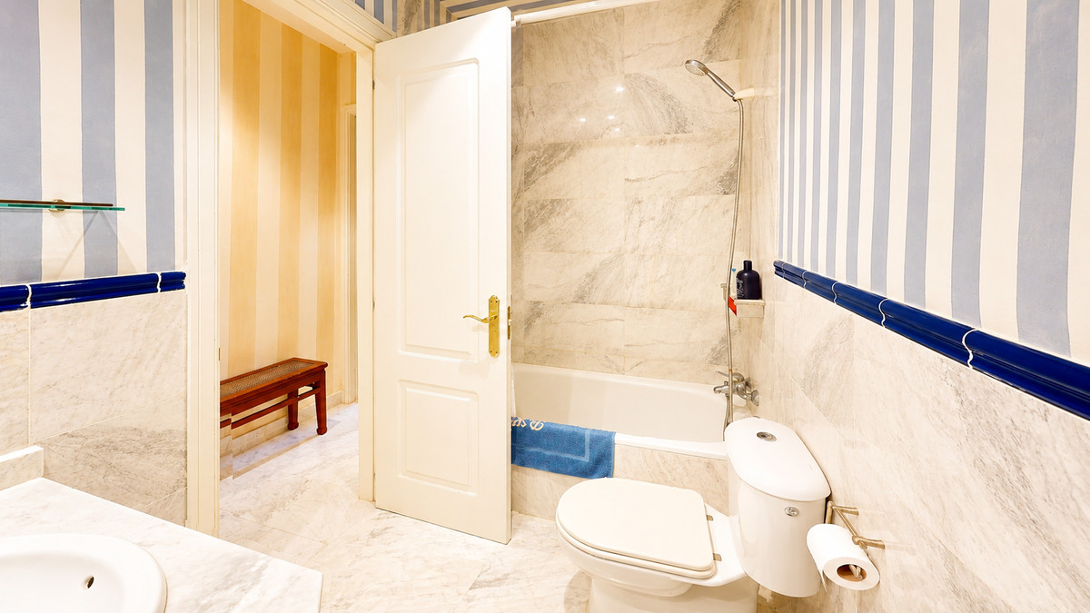 4 Bed Apartment for sale in Guadalmina Baja Costa Del Sol, Málaga, Spain