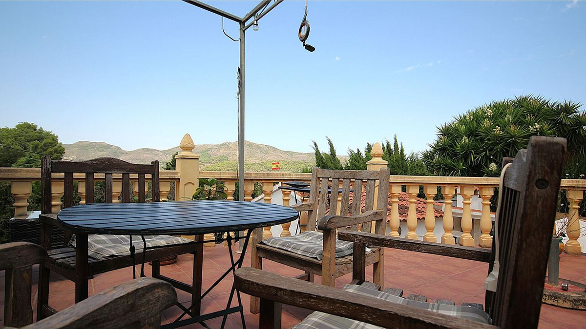 Se vende Villa - Chalet de 4 dormitorios en Costa Blanca, Alicante, España