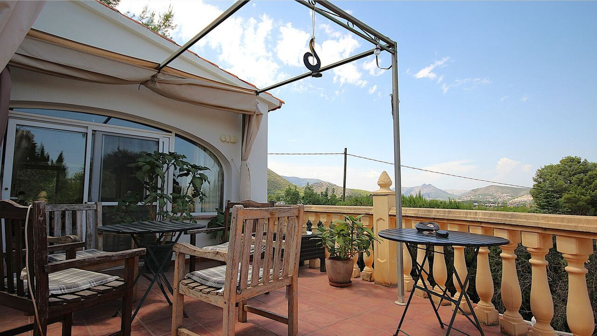 Se vende Villa - Chalet de 4 dormitorios en Costa Blanca, Alicante, España