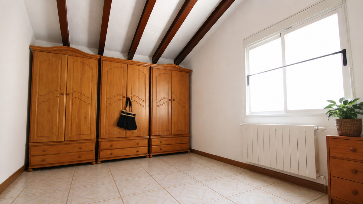 Se vende Villa - Chalet de 4 dormitorios en Costa Blanca, Alicante, España