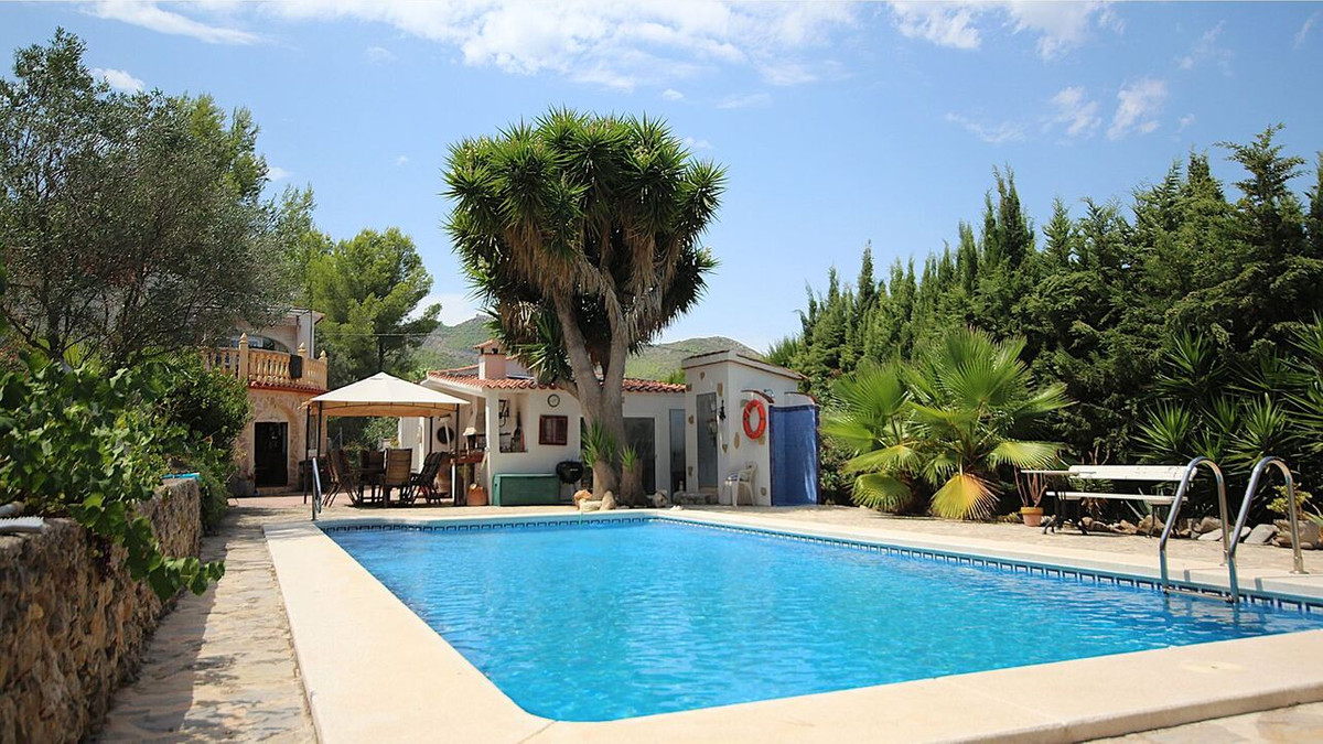 Se vende Villa - Chalet de 4 dormitorios en Costa Blanca, Alicante, España