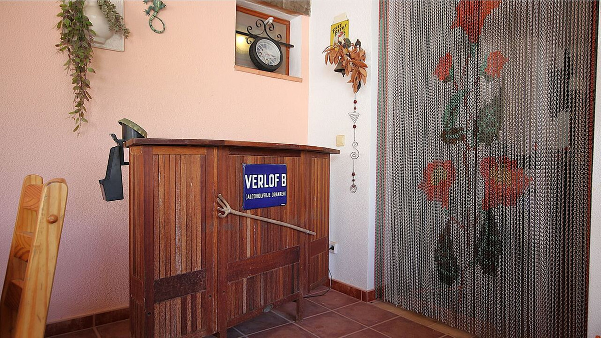Se vende Villa - Chalet de 4 dormitorios en Costa Blanca, Alicante, España