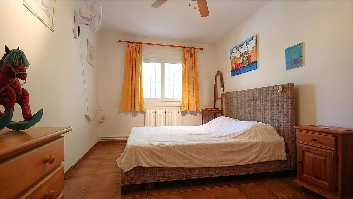 Se vende Villa - Chalet de 4 dormitorios en Costa Blanca, Alicante, España