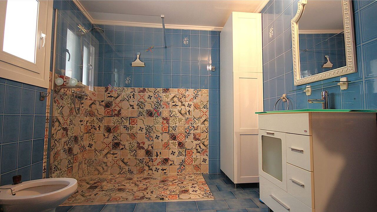 Se vende Villa - Chalet de 4 dormitorios en Costa Blanca, Alicante, España