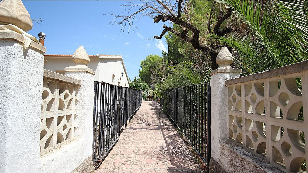Se vende Villa - Chalet de 4 dormitorios en Costa Blanca, Alicante, España
