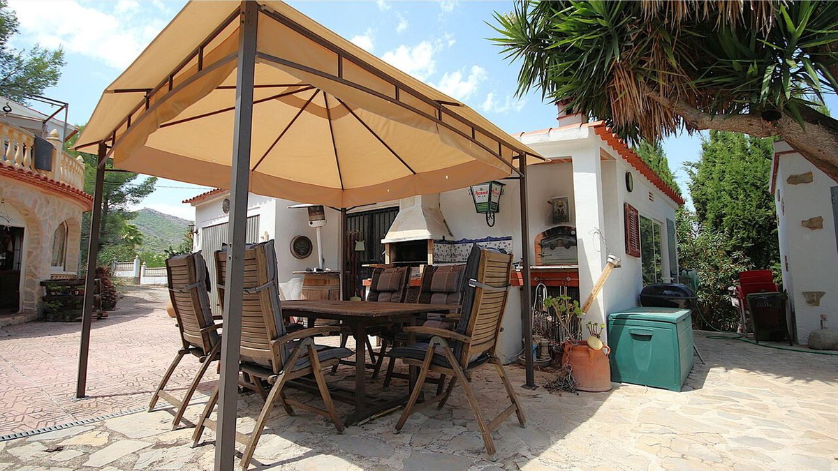 Se vende Villa - Chalet de 4 dormitorios en Costa Blanca, Alicante, España