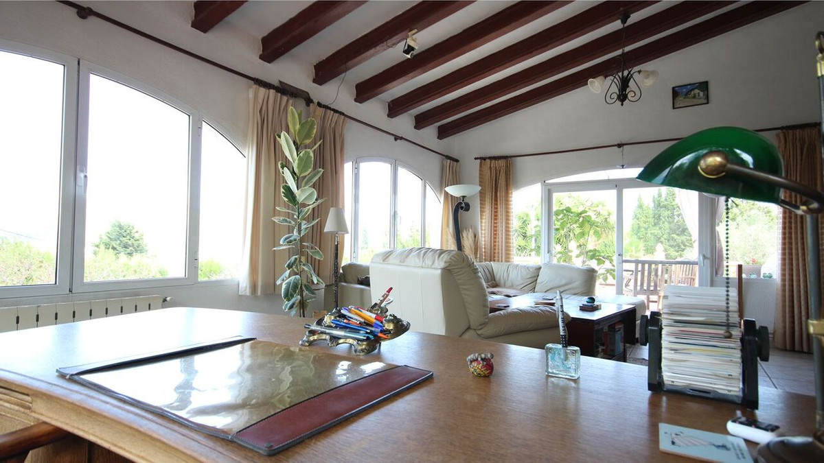 Se vende Villa - Chalet de 4 dormitorios en Costa Blanca, Alicante, España