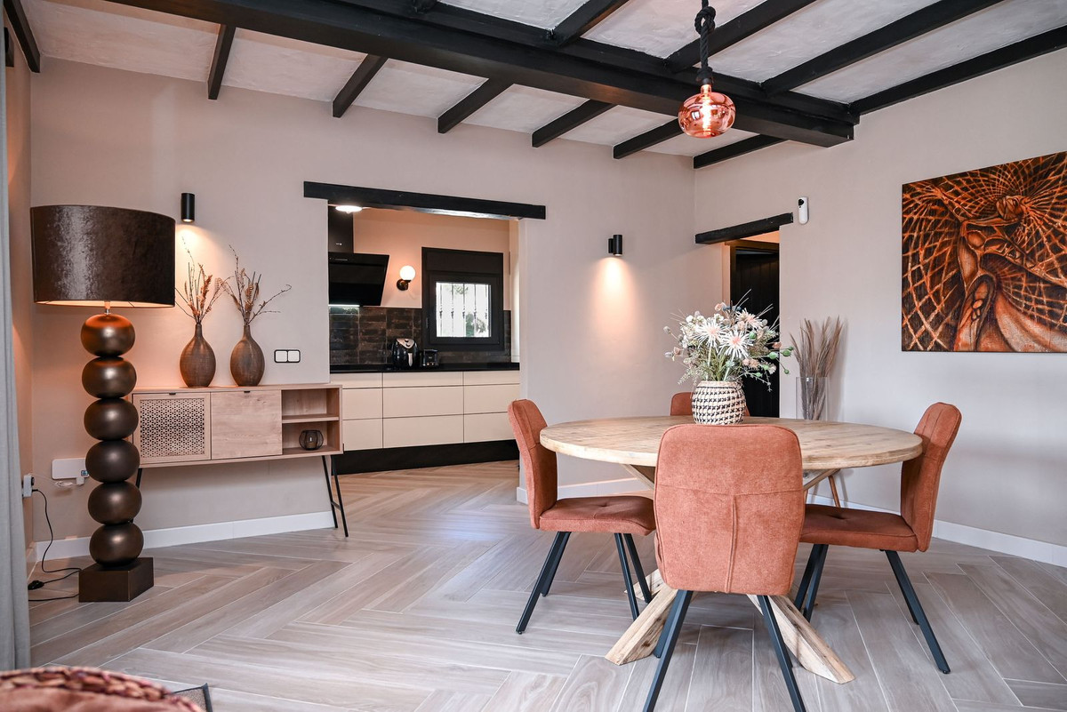 Se vende Villa - Chalet de 4 dormitorios en Costa Del Sol, Málaga, España