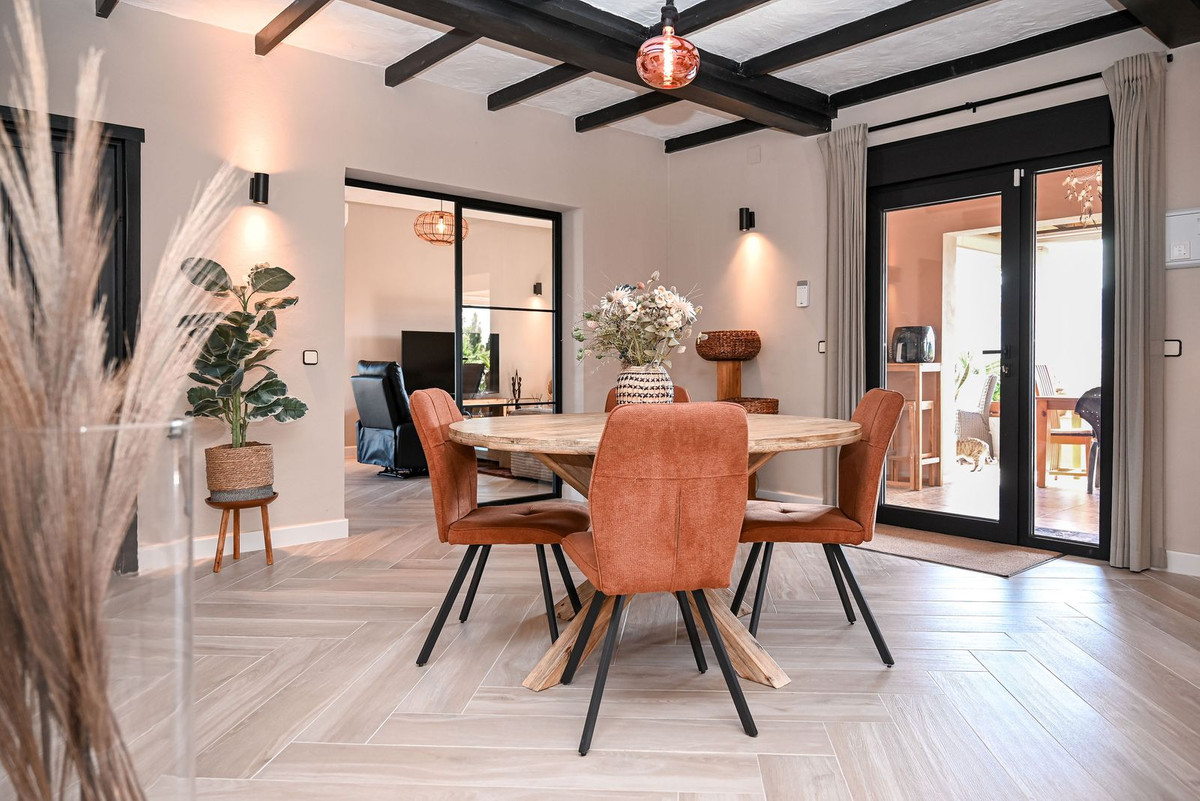 Se vende Villa - Chalet de 4 dormitorios en Costa Del Sol, Málaga, España