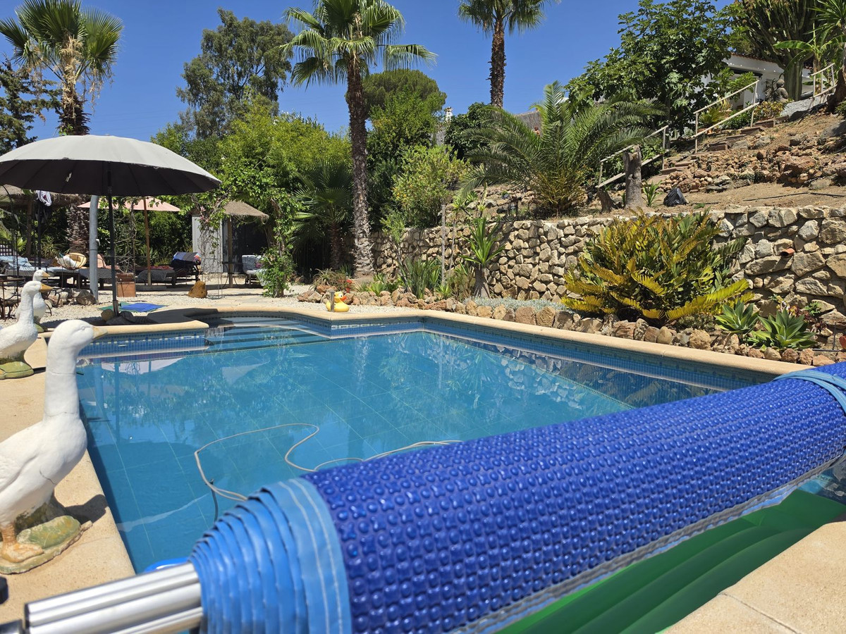 Se vende Villa - Chalet de 4 dormitorios en Costa Del Sol, Málaga, España