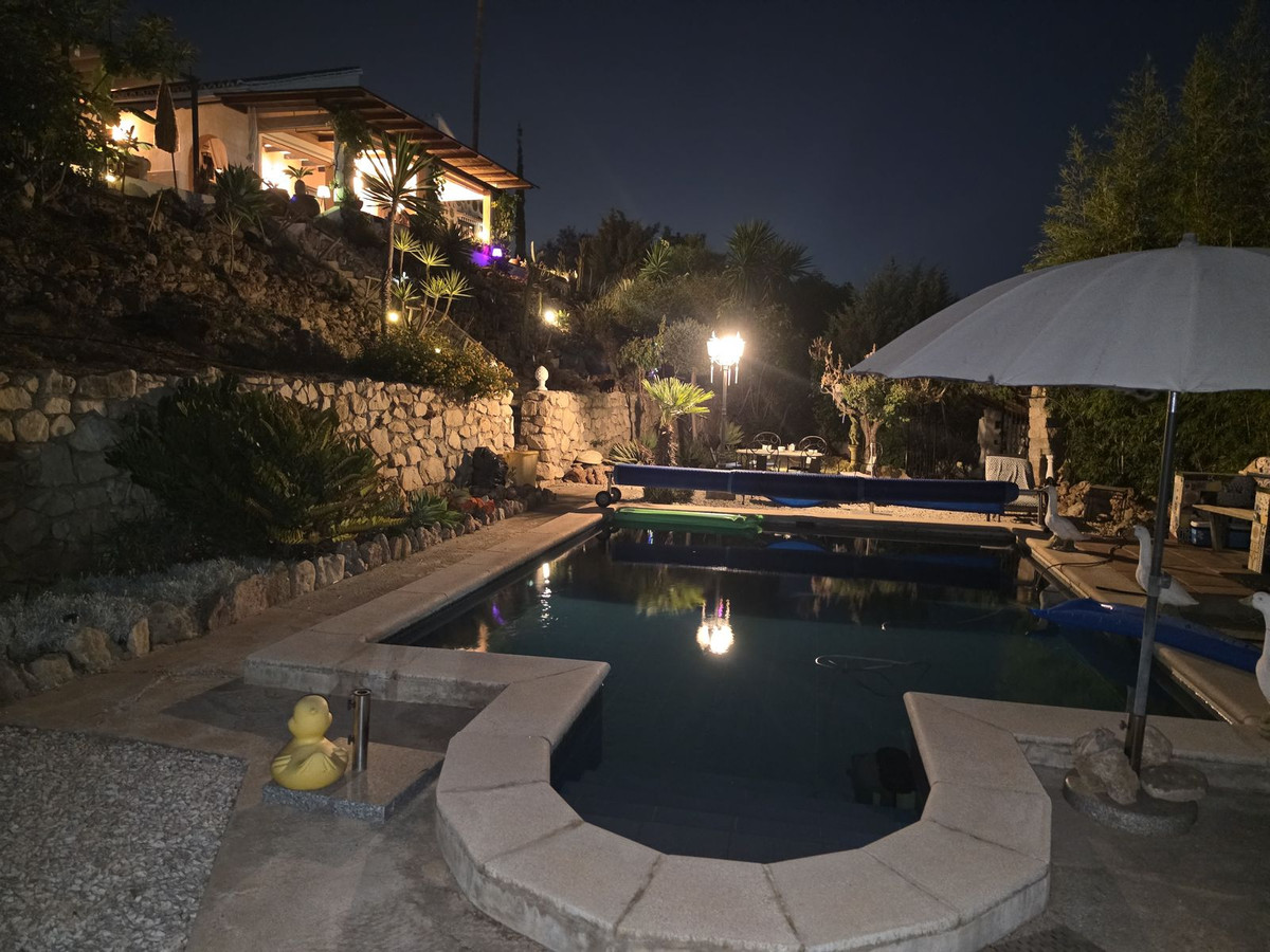 Se vende Villa - Chalet de 4 dormitorios en Costa Del Sol, Málaga, España