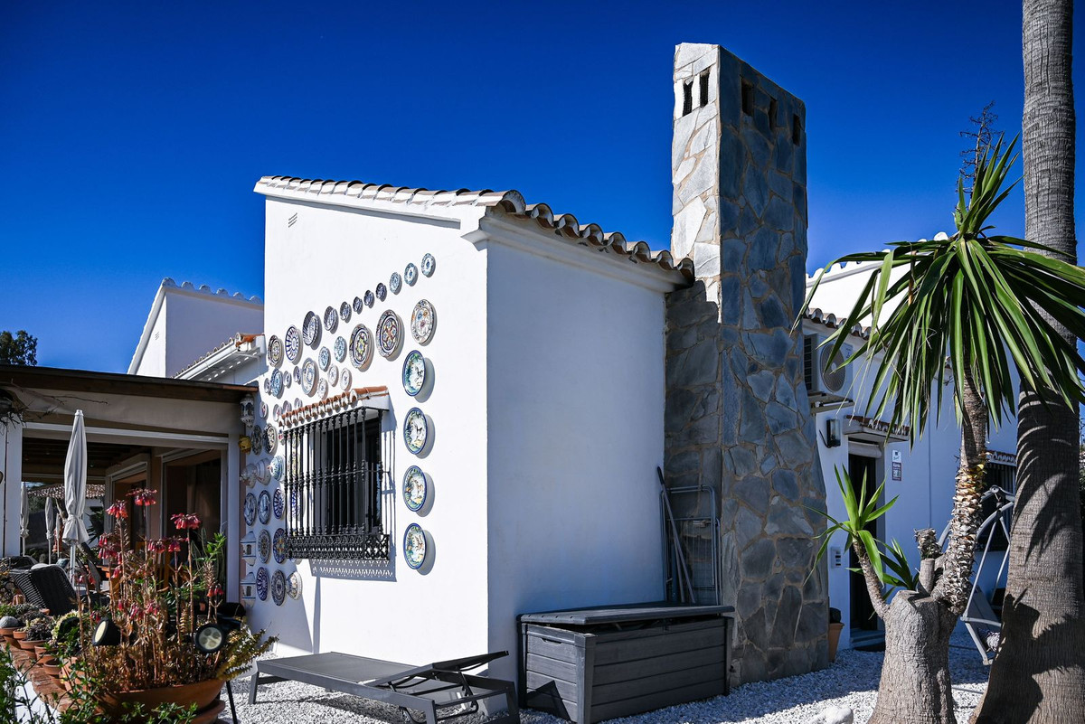 Se vende Villa - Chalet de 4 dormitorios en Costa Del Sol, Málaga, España