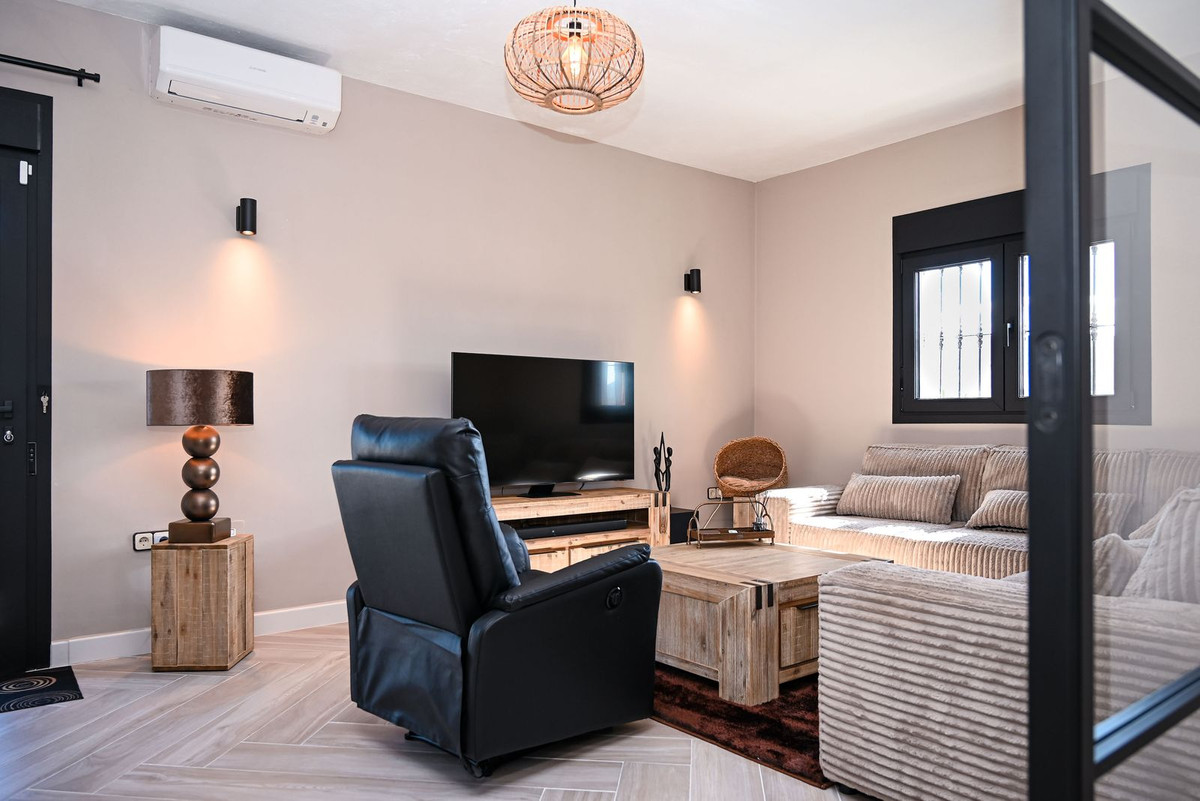 Se vende Villa - Chalet de 4 dormitorios en Costa Del Sol, Málaga, España