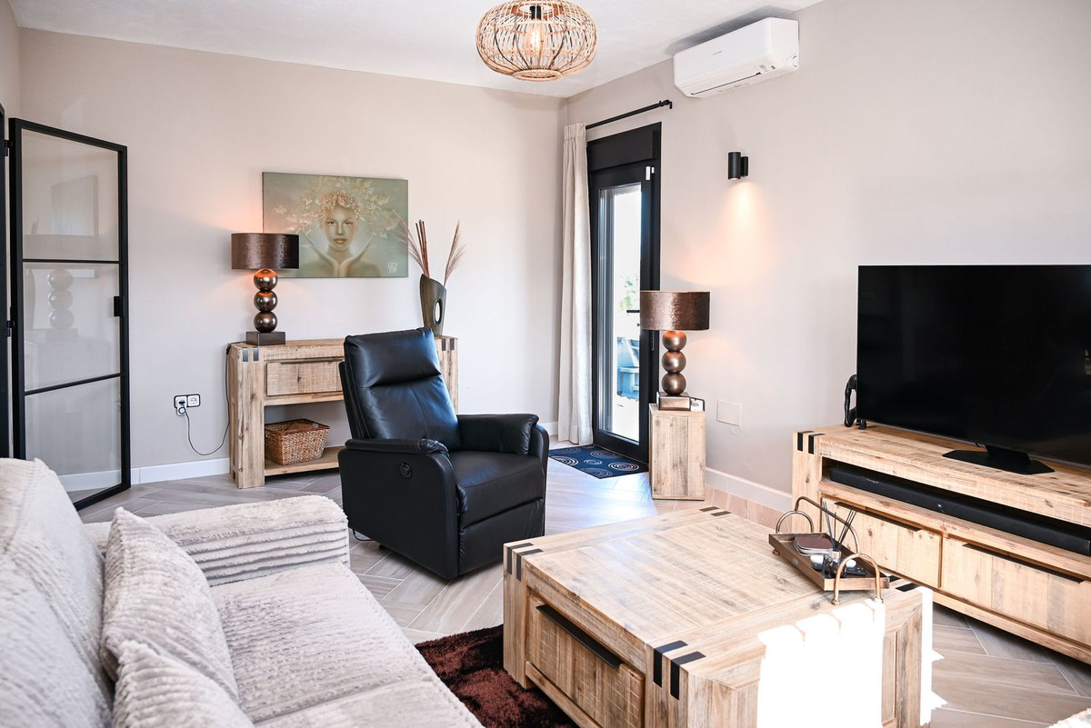 Se vende Villa - Chalet de 4 dormitorios en Costa Del Sol, Málaga, España