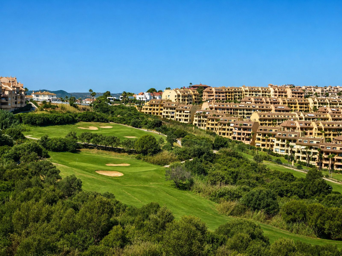 2 Bed Apartment for sale in La Duquesa Costa Del Sol, Málaga, Spain